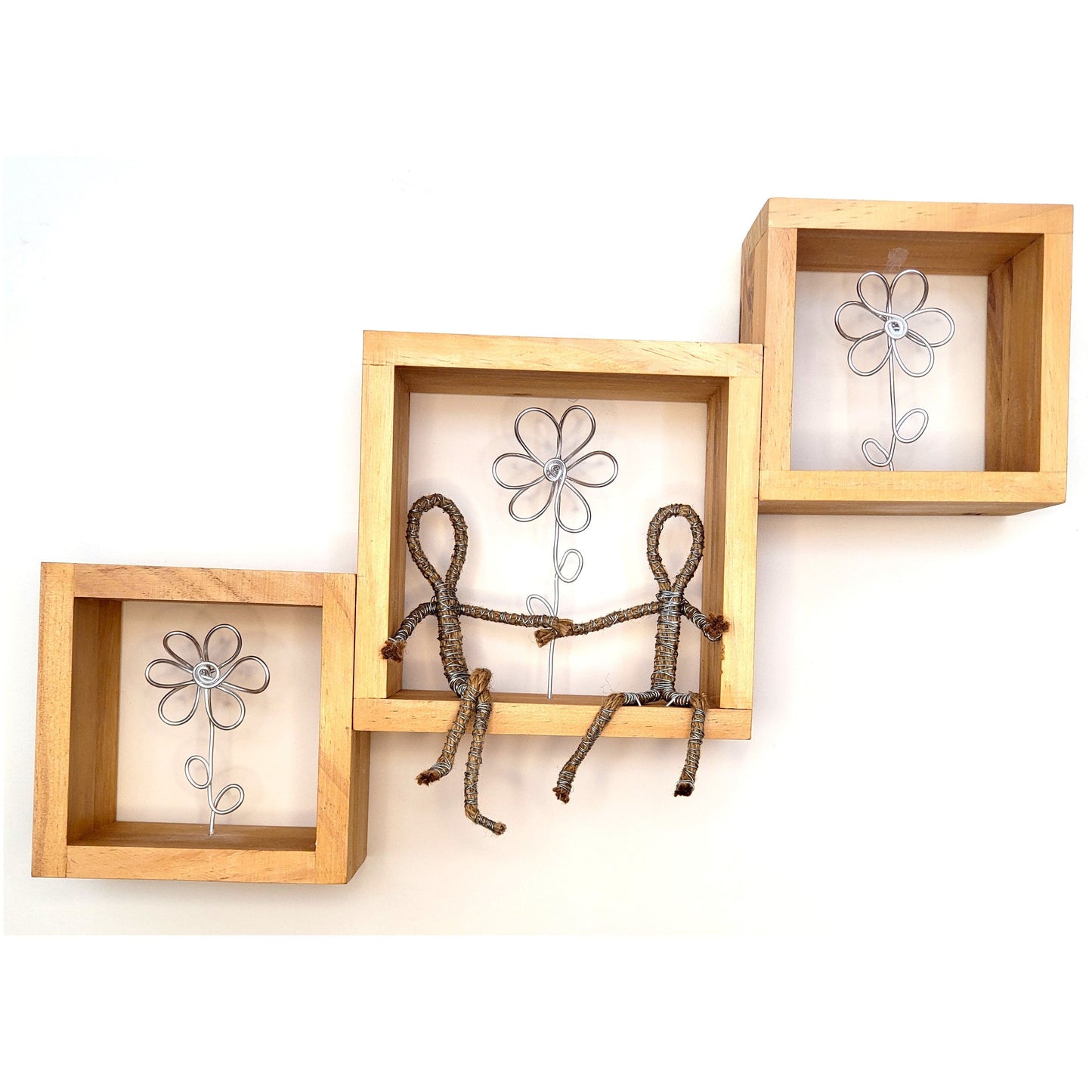 Boxed lovers sharing flowers (3 box)